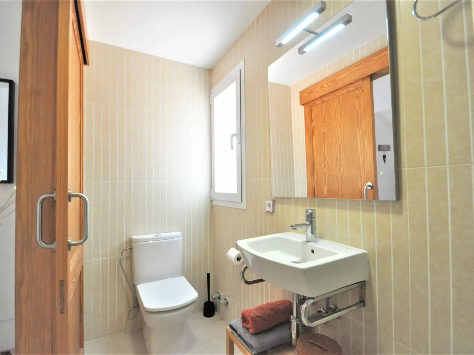 Preciosa villa con vistas al mar, piscina privada, aire acondicionado y wifi id - Binnen