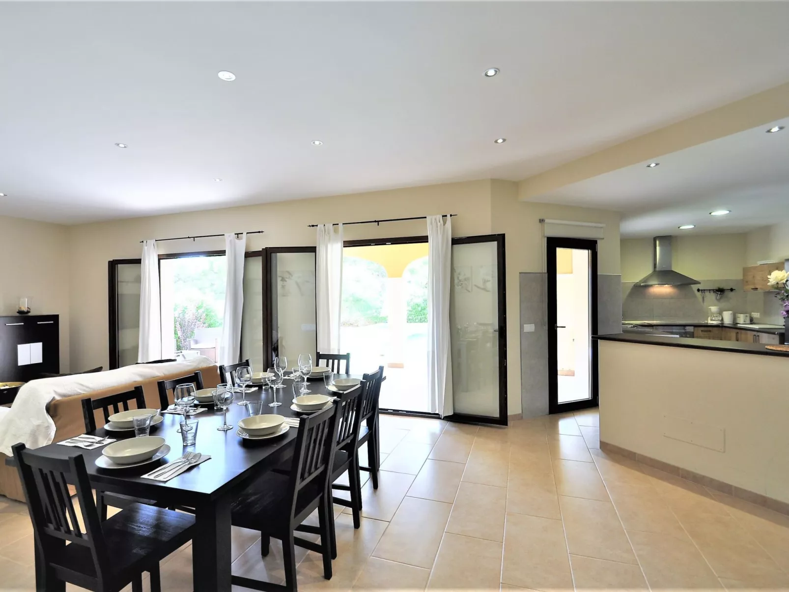 VILLA MONICA en barrio residencial de Cala Pi para 6 personas con piscina priva - Binnen