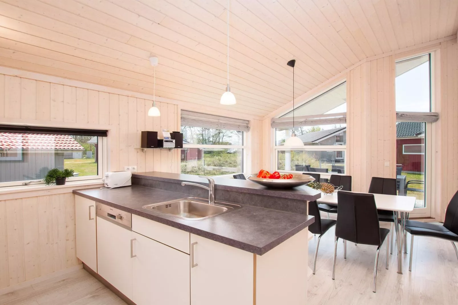 Modern Baltisch toevluchtsoord met privésauna - Binnen