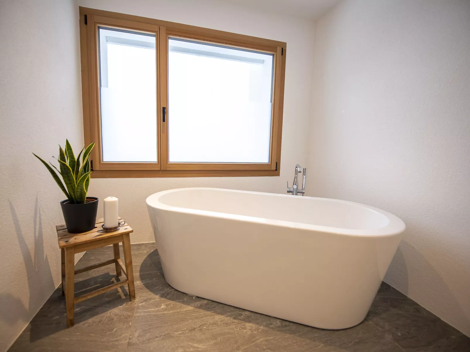 Flem Mountain Lodge, (Flims Waldhaus). Moderne neue 4.5 Ferienwohnung - Binnen