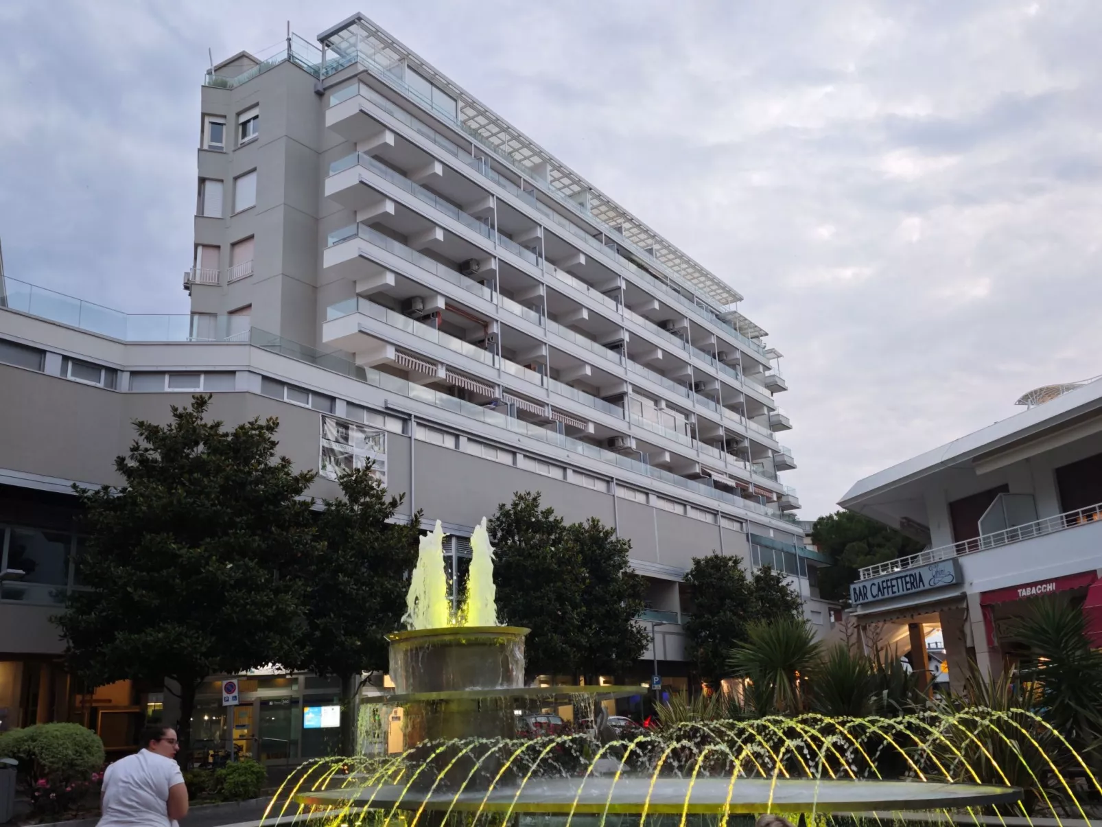 'Central Palace 24 - Buiten