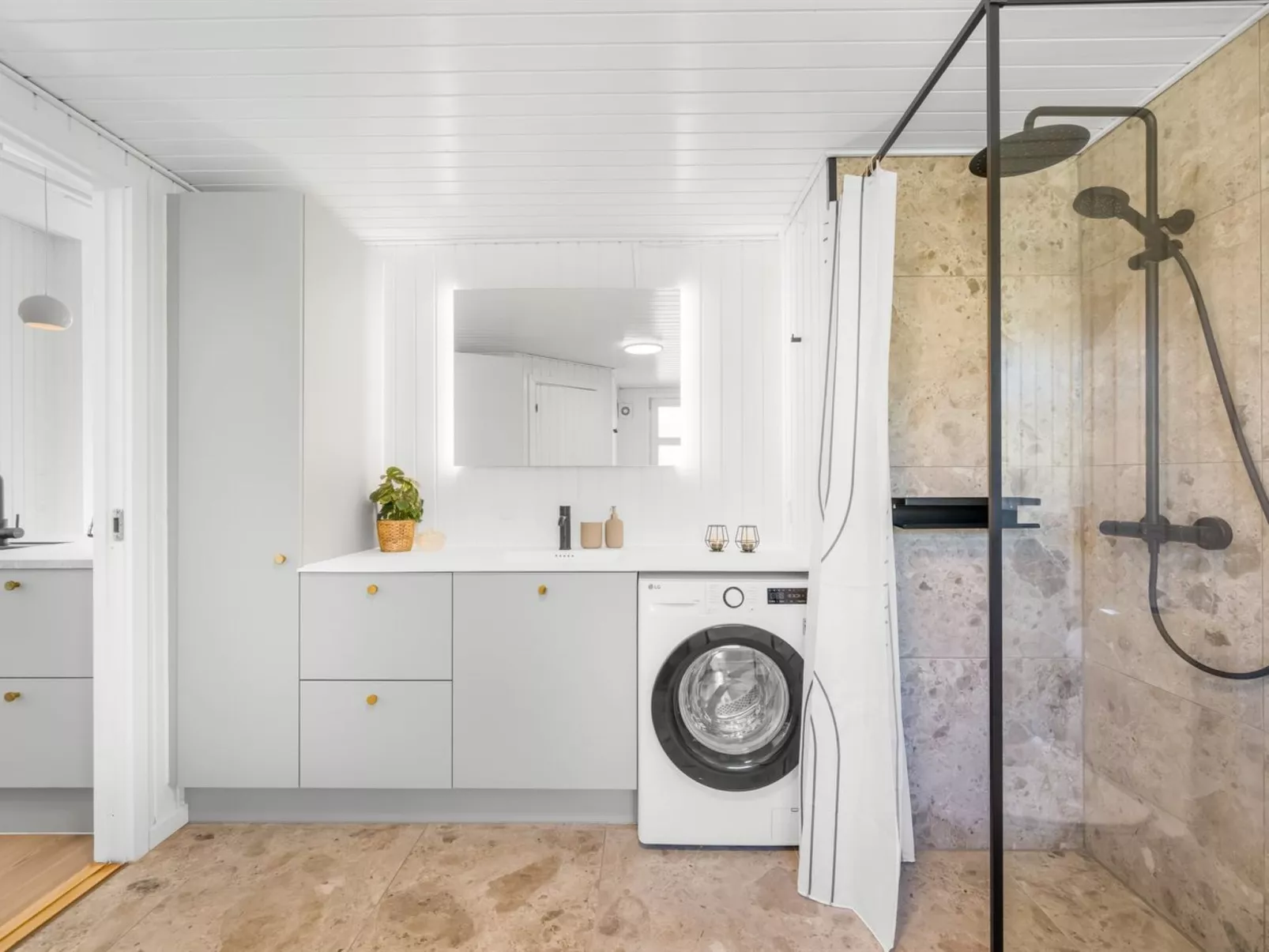 "Midja" - 800m from the sea - Binnen