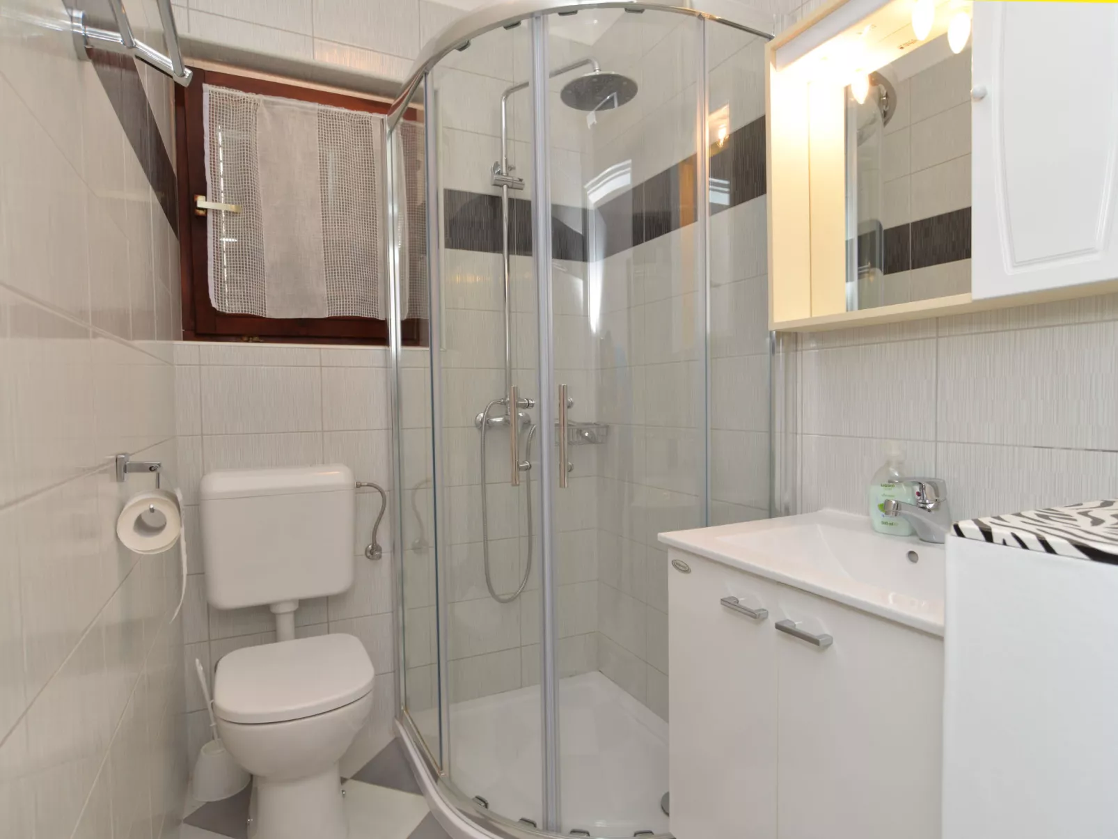 Apartment 242 - Binnen