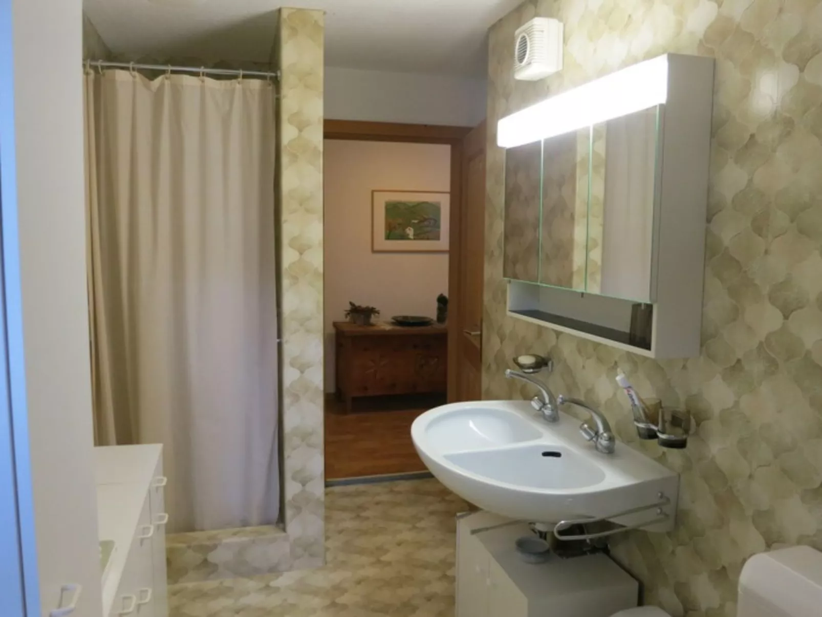 Casa Davos Cuort Good, Vella, (Vella). - Binnen
