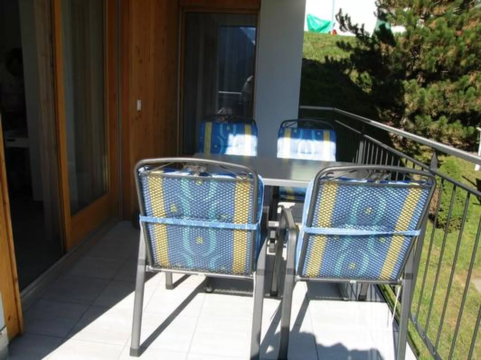 Chasa Azura, (Scuol). - Buiten