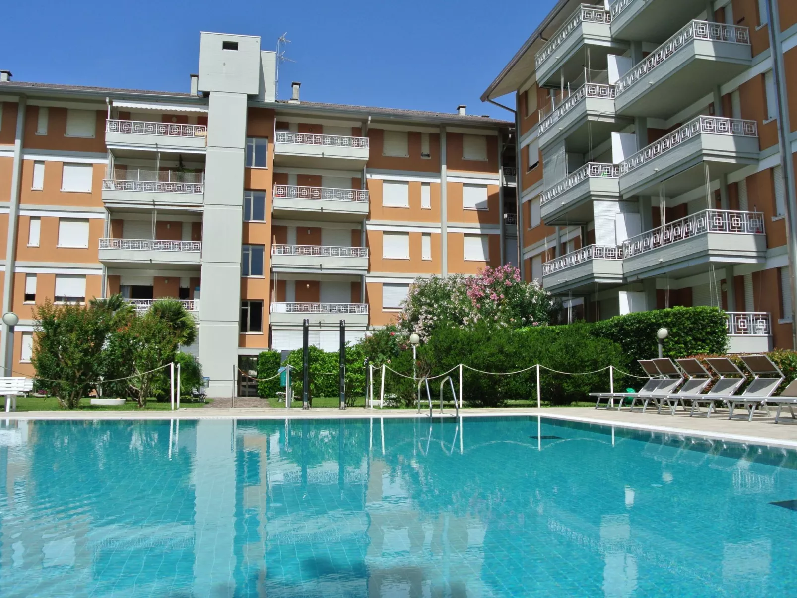 Residence Gardena - Ferienwohnung 11 mit Pool - Buiten