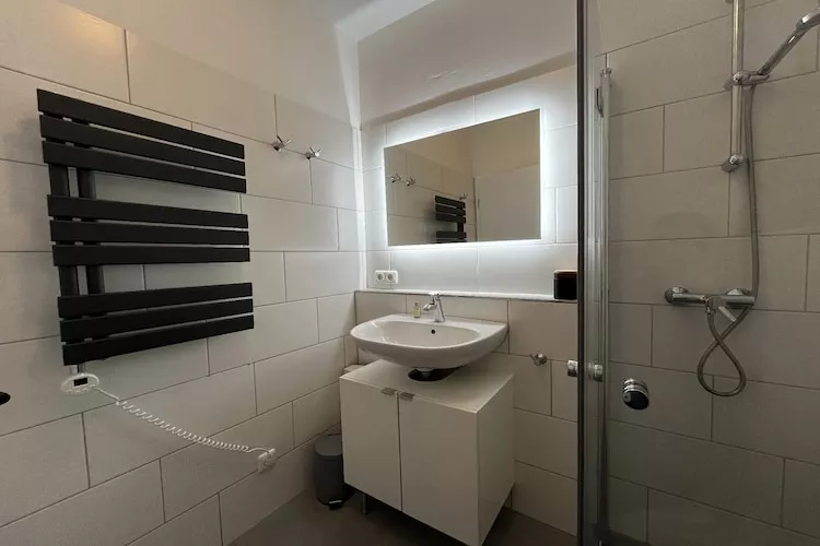 Ferienwohnung L36EG links - Badkamer