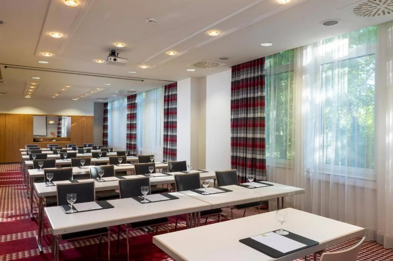 Holiday Inn Frankfurt Neu-Isenb - Premium Twin Room - Faciliteiten