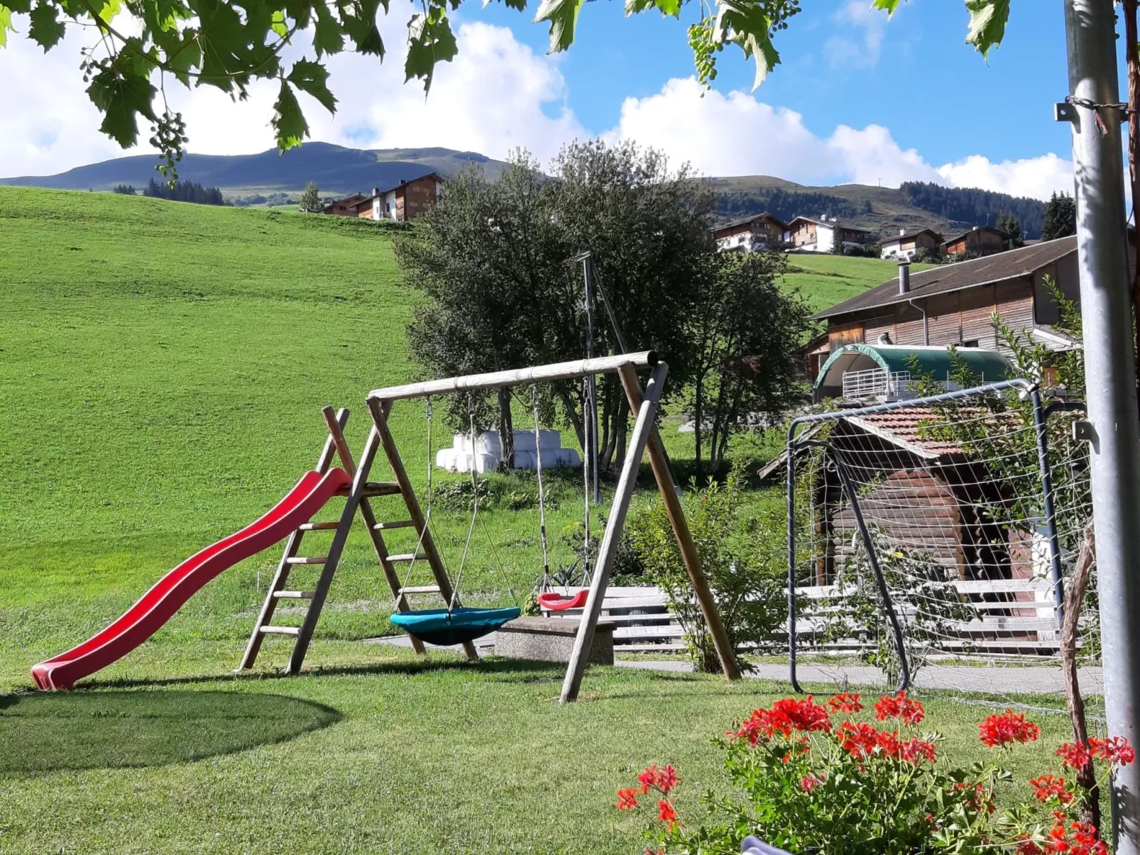 Schweizer, Obersaxen-Affeier, (Obersaxen). - Buiten