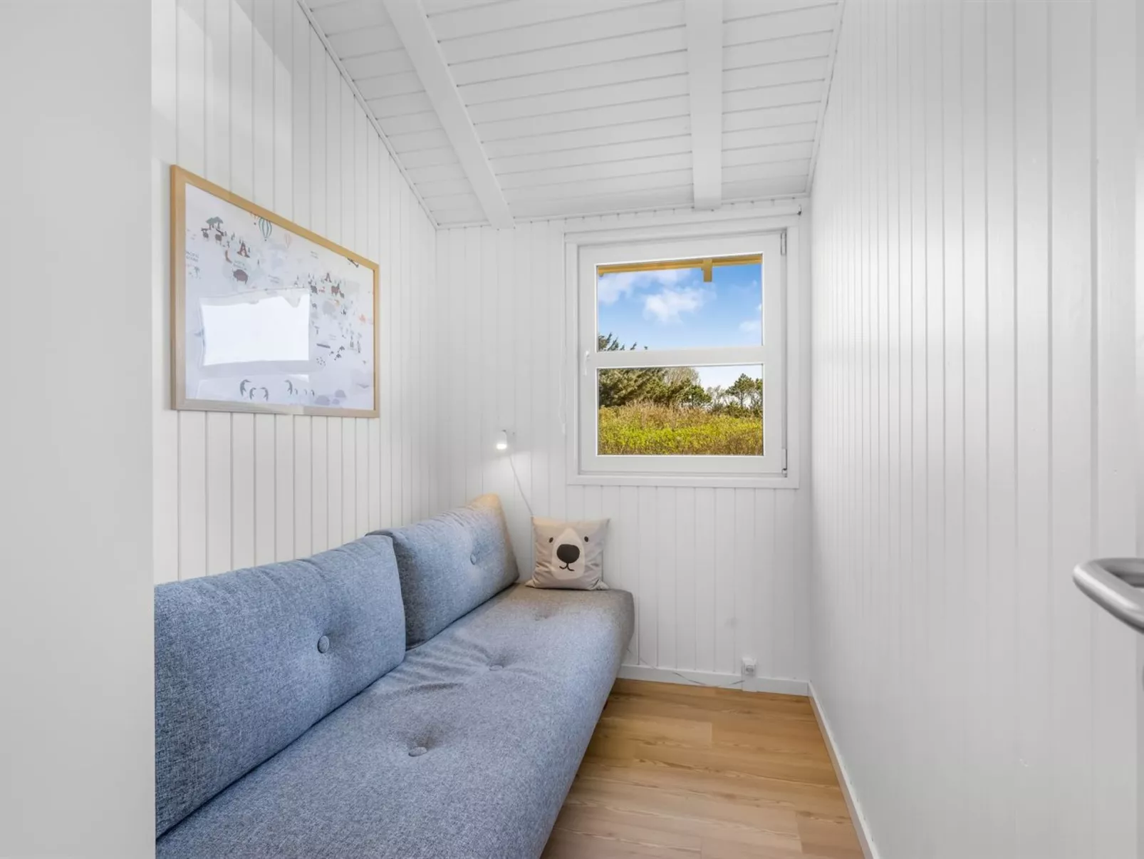 "Midja" - 800m from the sea - Binnen