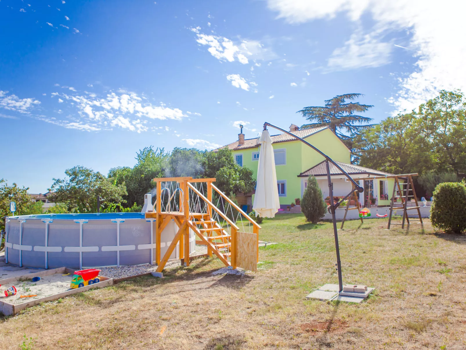 House 2065 - Buiten