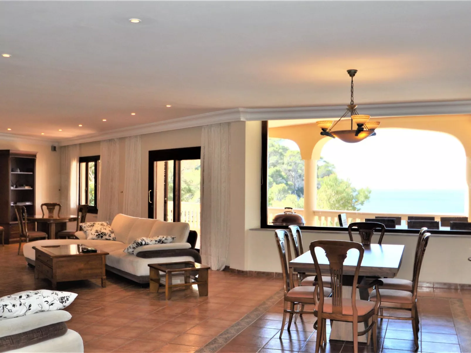 Villa CA TOTHOM con vistas al mar Camp de Mar para 8 personas (4 habitaciones) - Binnen