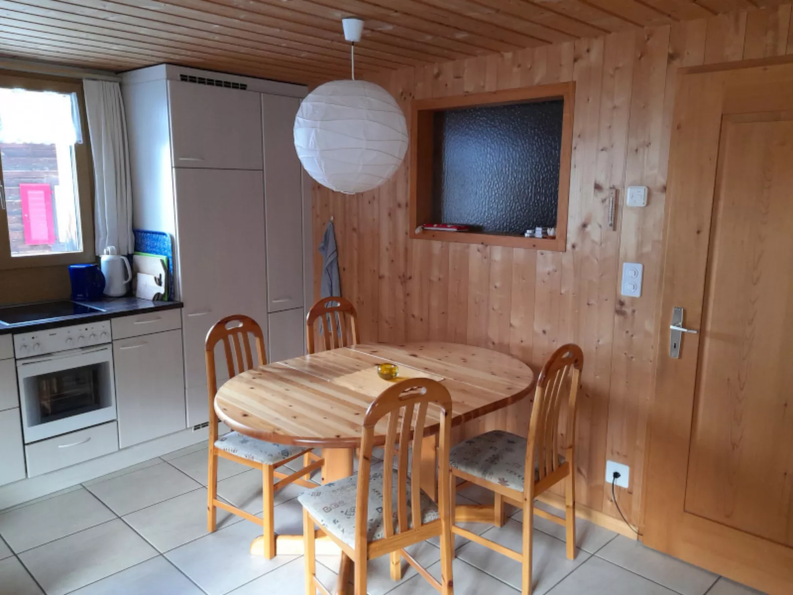 Ferienwohnungen Jörihus A&B, (Medels). - Binnen