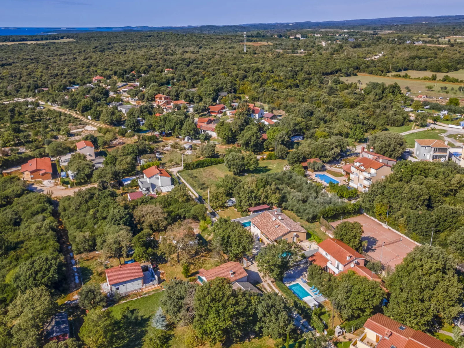 Villa Lona - Buiten