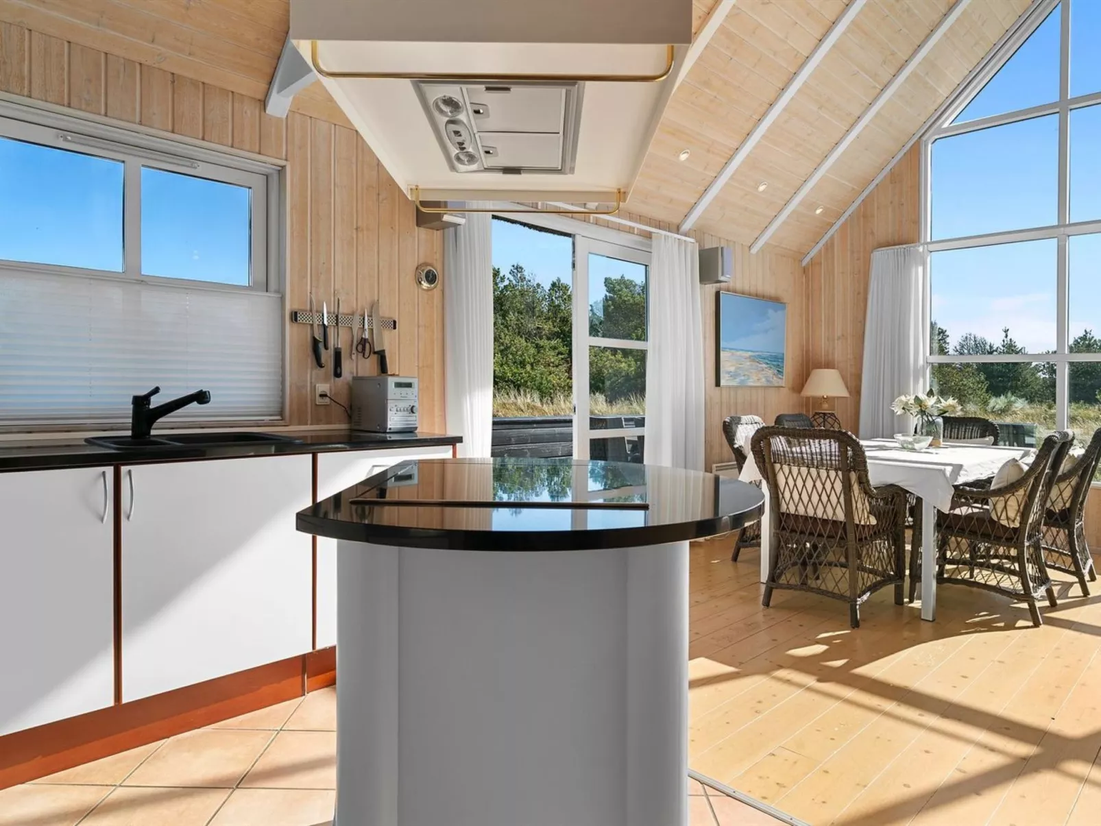 "Yanne" - 550m from the sea - Binnen