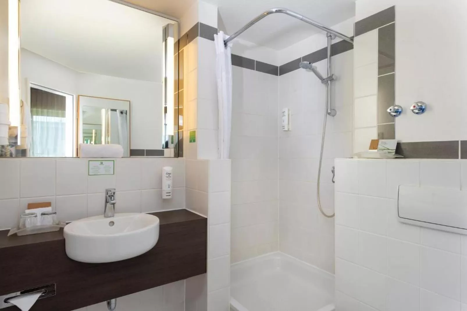 Holiday Inn Frankfurt Neu-Isenb - One-Bedroom Suite double Sofa Bed - Badkamer