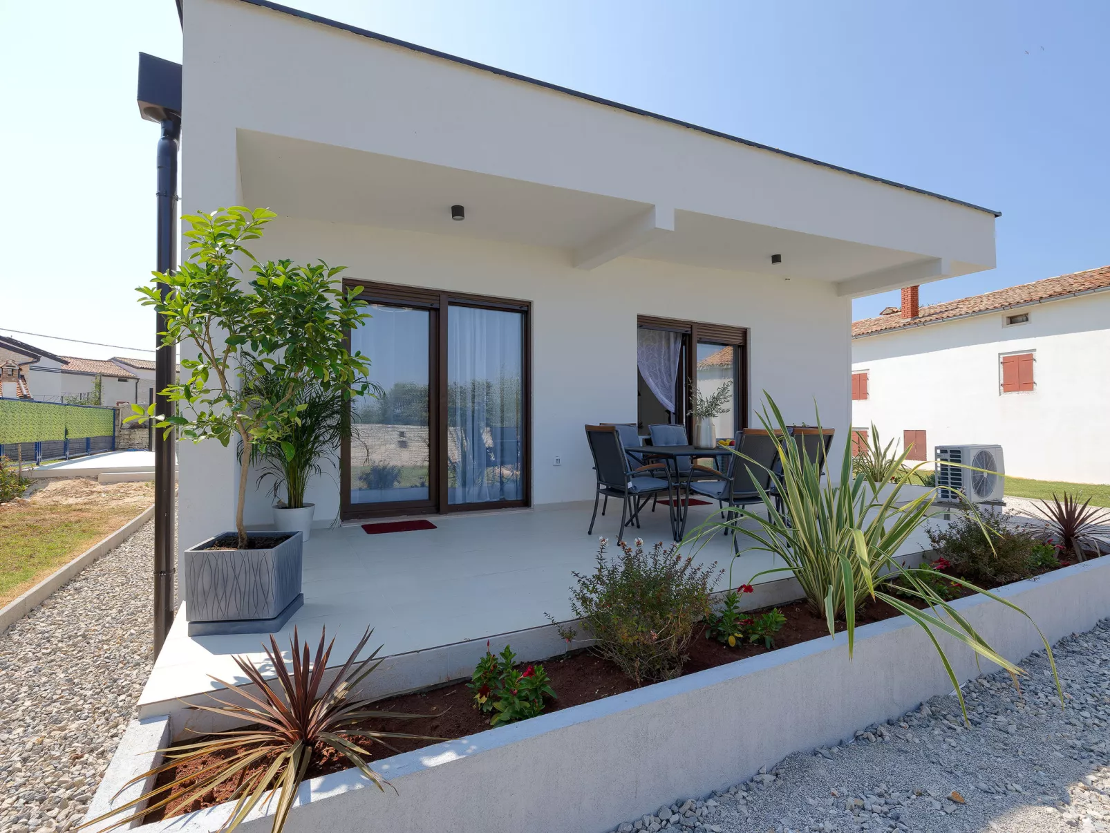 House Bronzin - Buiten