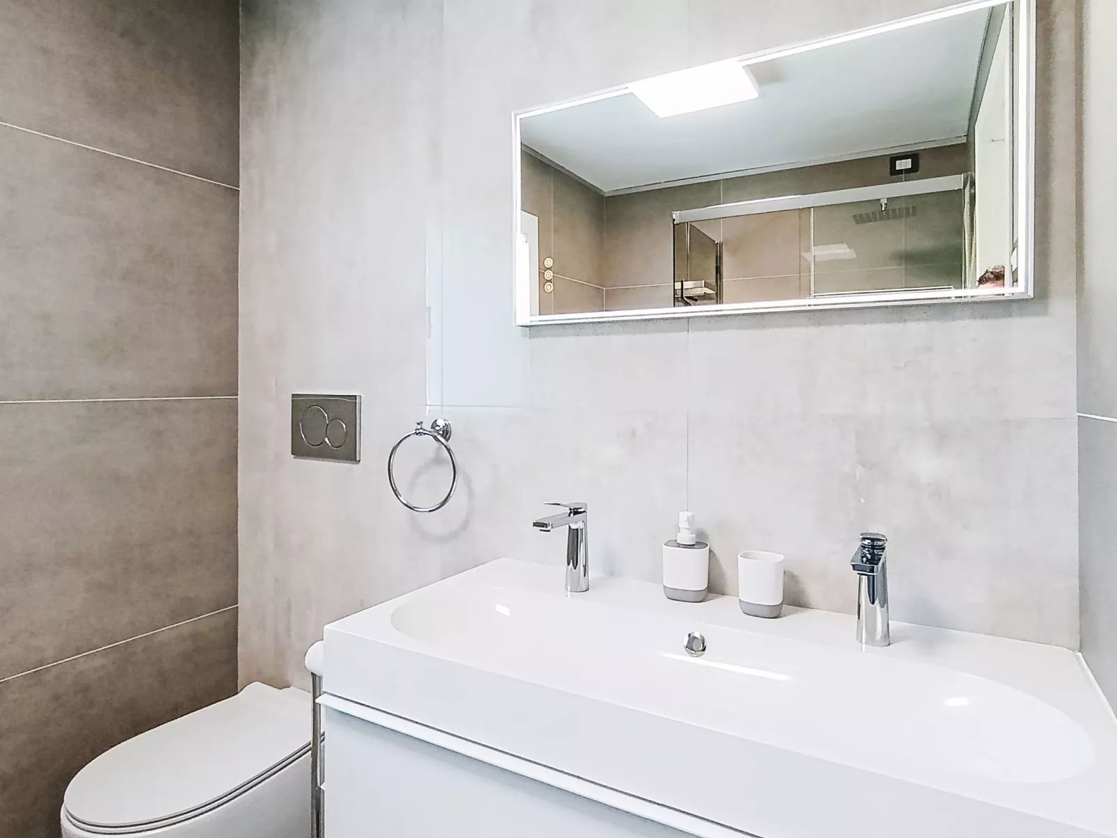 MB Guest House - Binnen