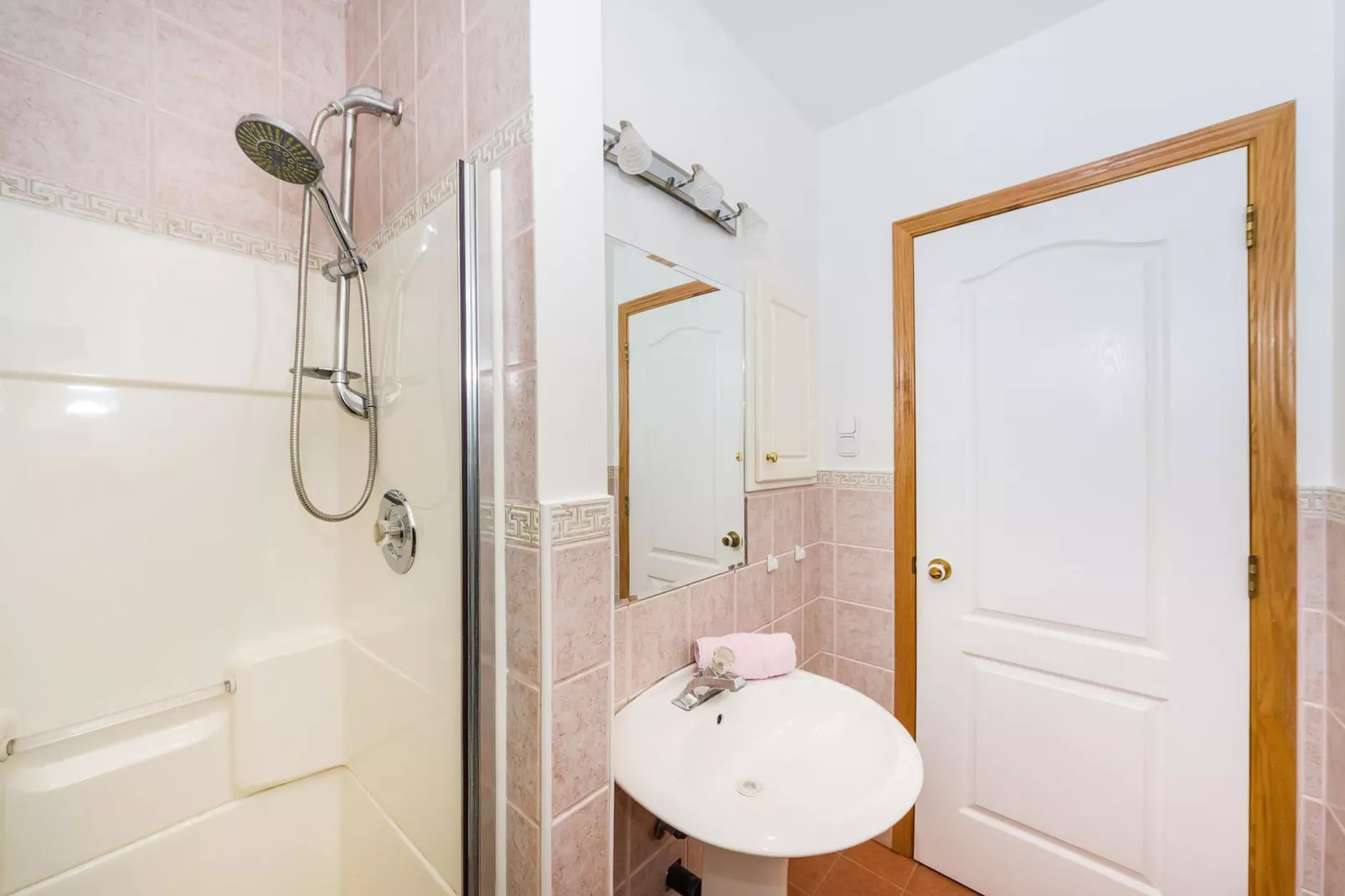 Beachfront apartment Mareo 5 - Badkamer