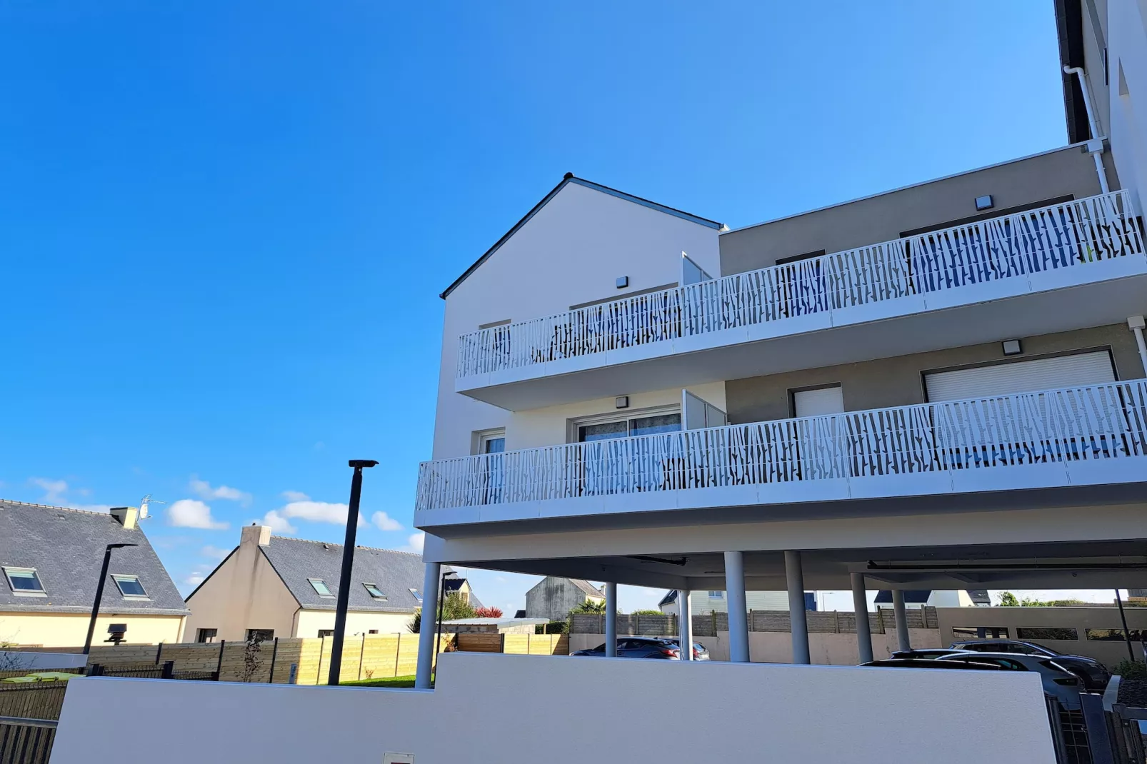 Ferienwohnung in Pouarzel - Buitenkant zomer