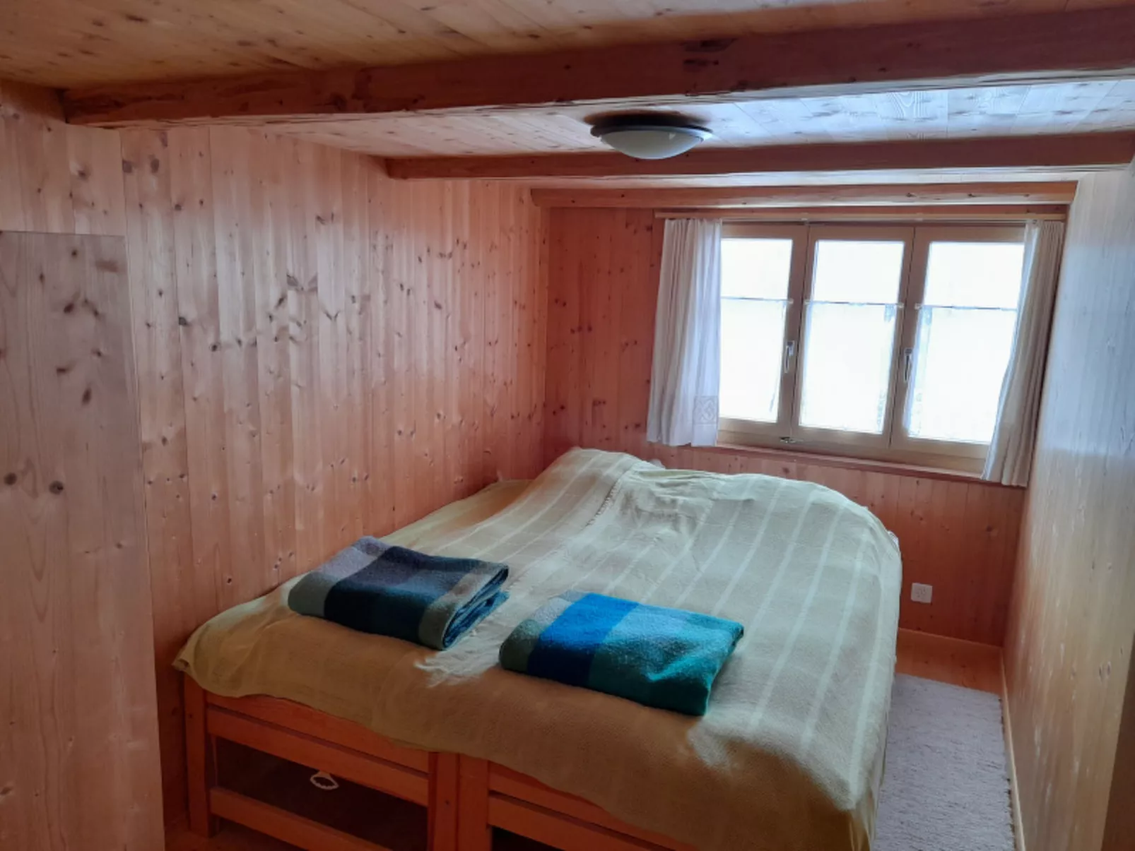 Ferienwohnungen Jörihus A&B, (Medels). - Binnen