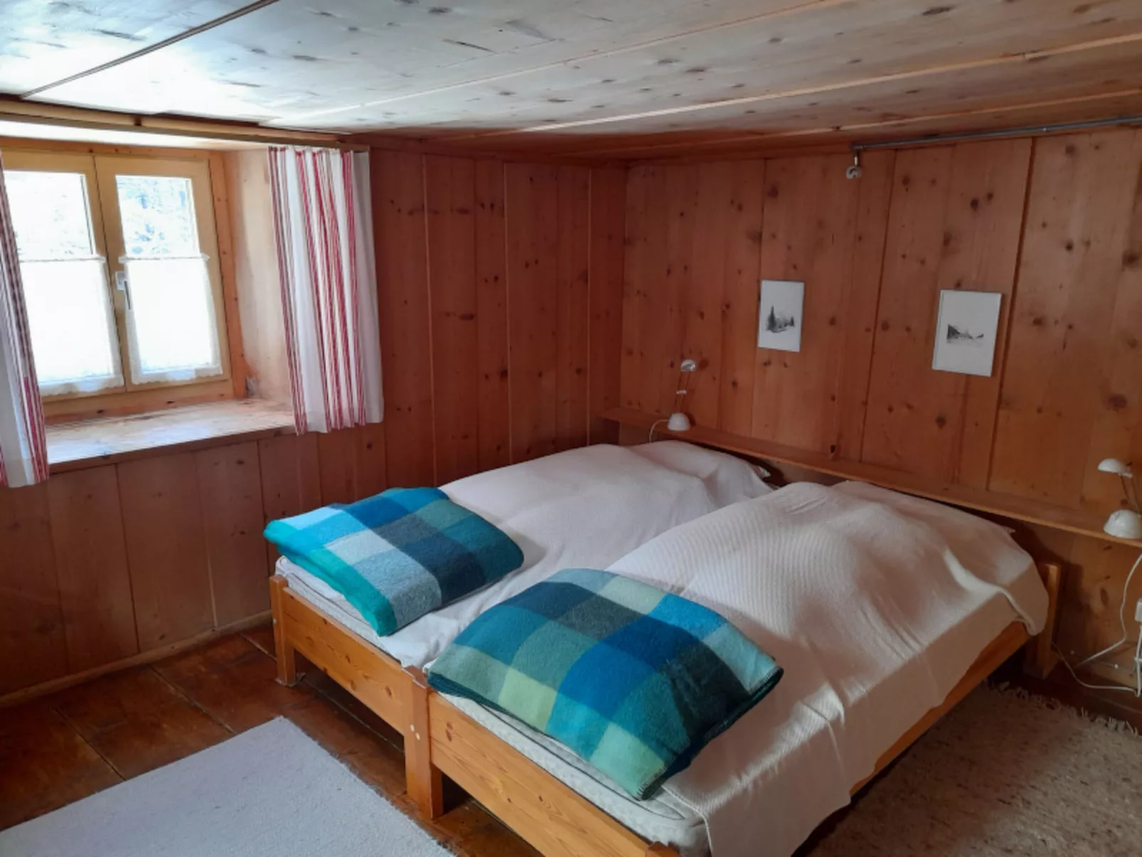 Ferienwohnungen Jörihus A&B, (Medels). - Binnen