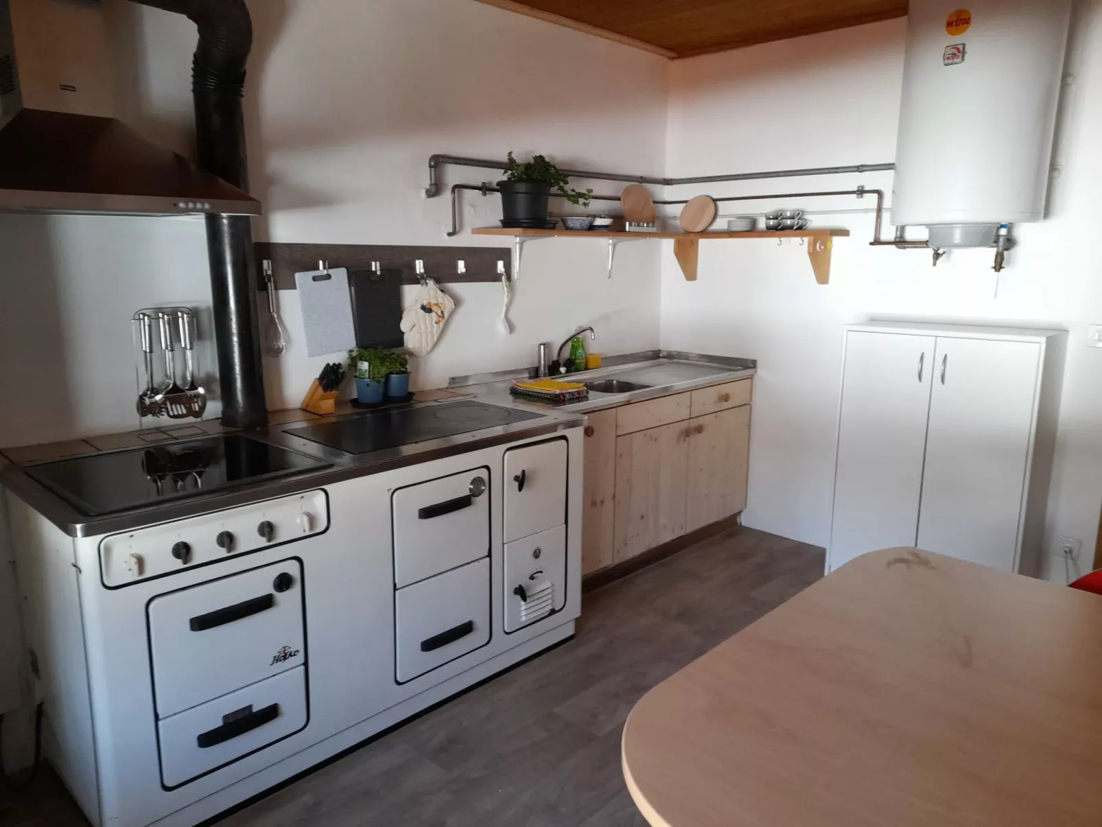 Ferienwohnungen Paclerahof, (Sta. Maria - Santa Maria Val Müstair). - Binnen