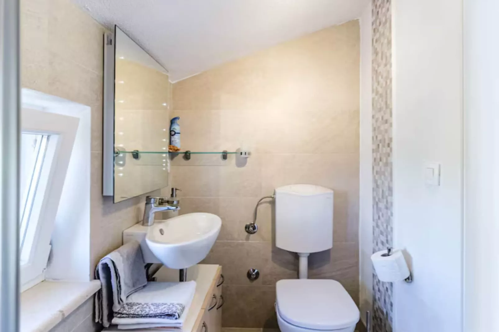 Holiday home House of the Sun - Three Bedroom Holiday Home with Pool - Badkamer