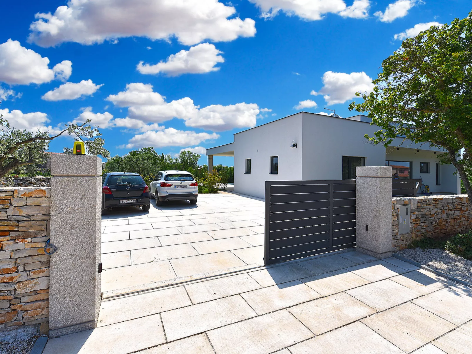 House 2117 - Buiten