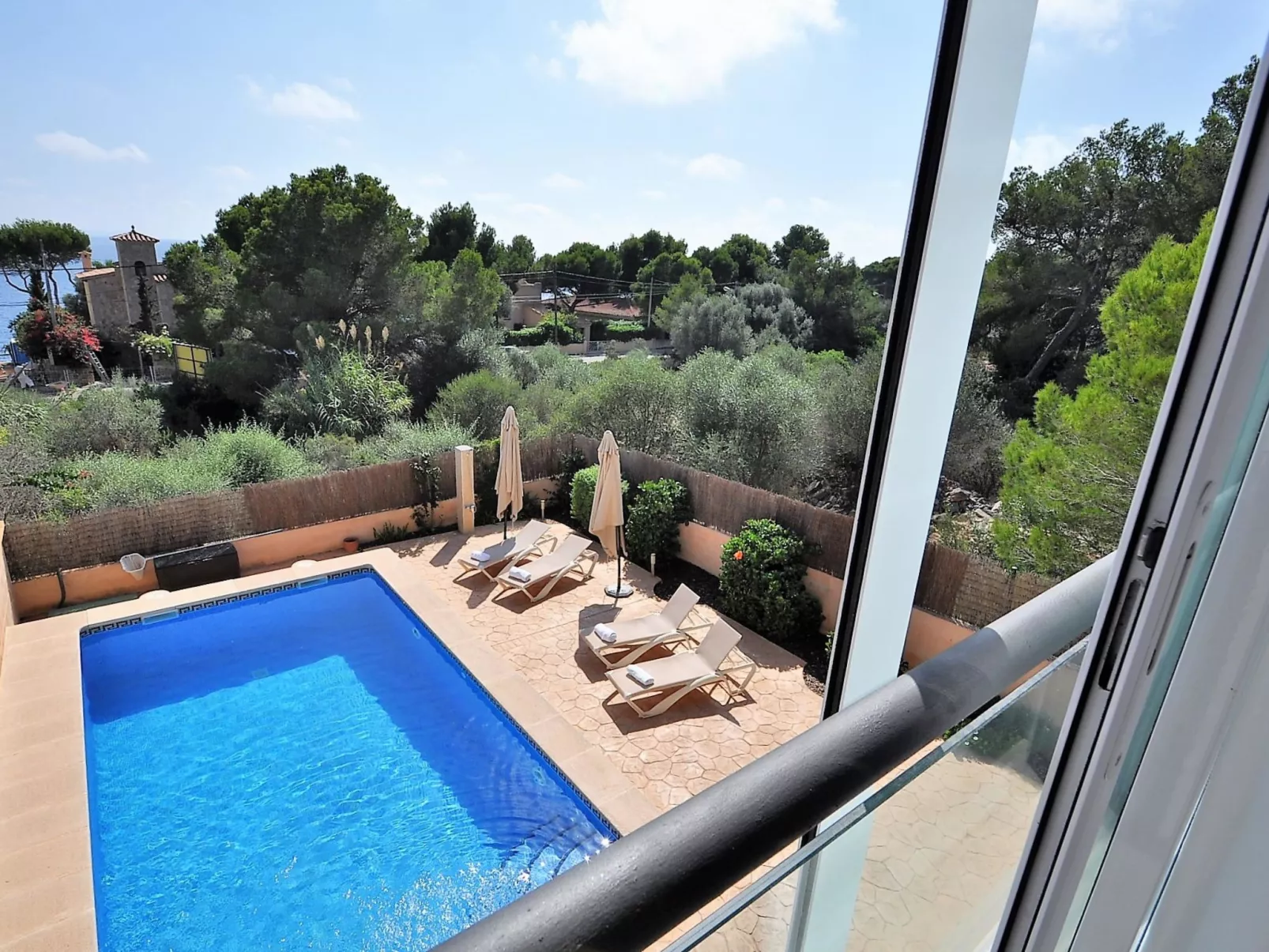 Preciosa villa con vistas al mar, piscina privada, aire acondicionado y wifi id - Buiten