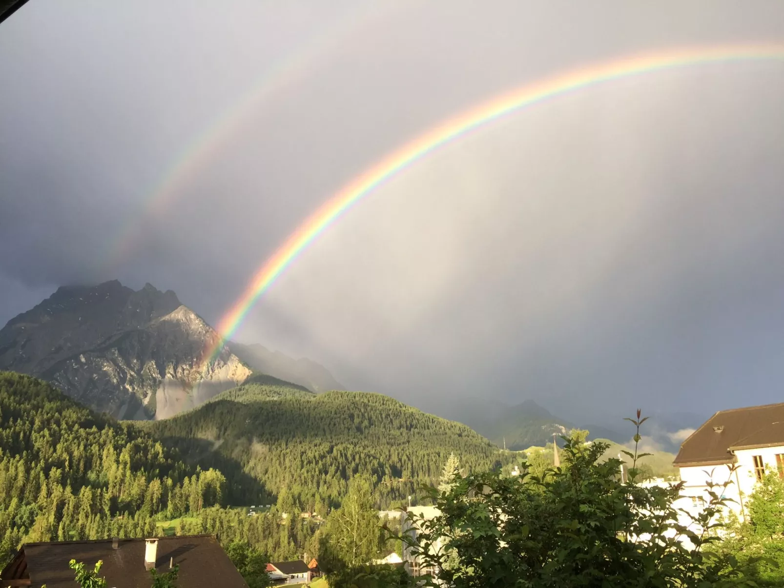 Chasa Bazzi, (Scuol). - Buiten