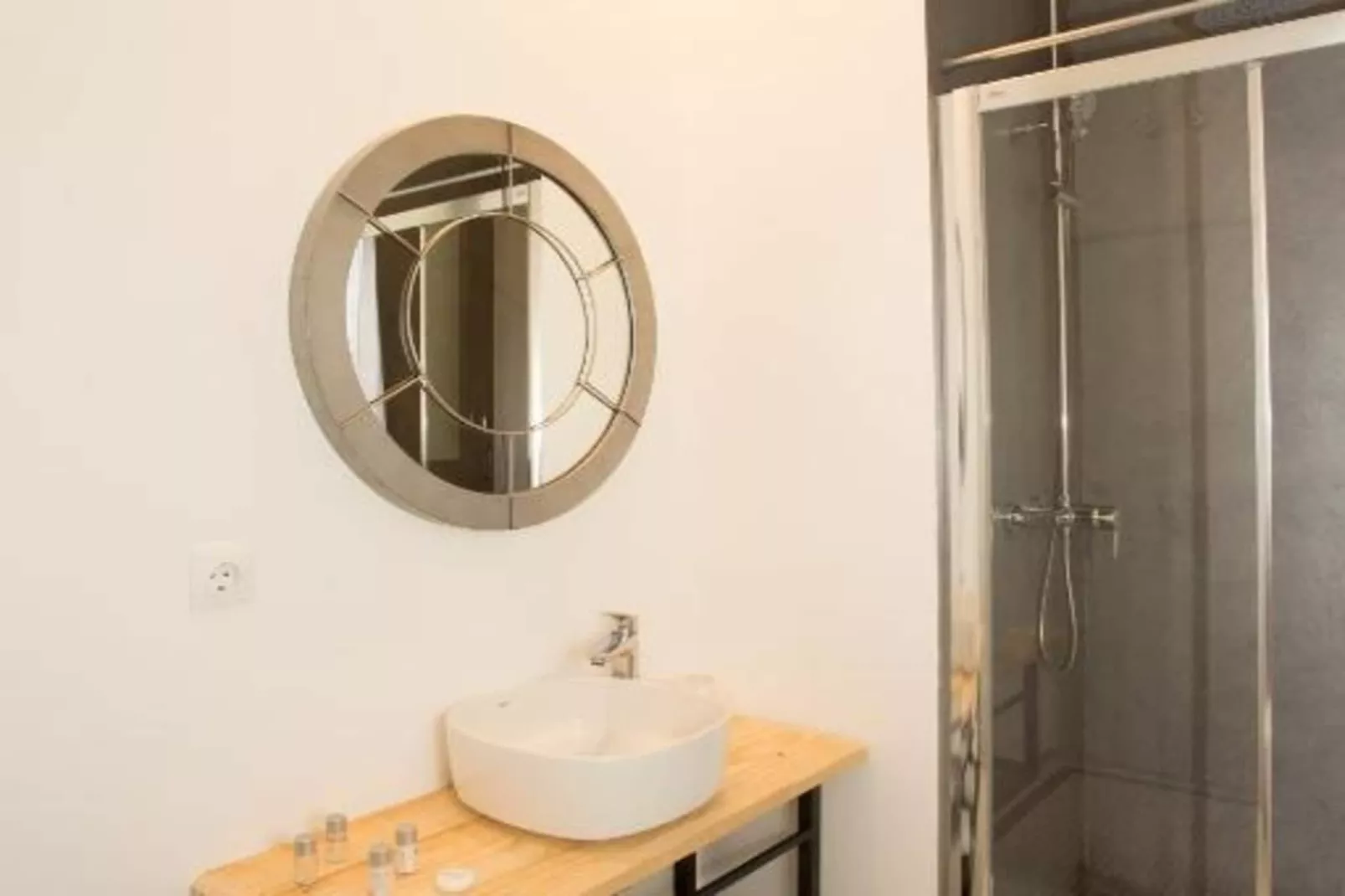 Apartamento 1dormitorio con ducha - Badkamer
