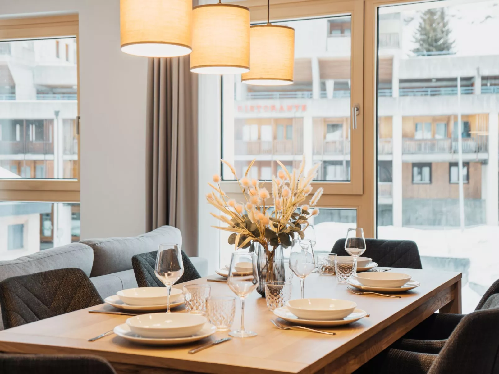 Alpine Apartments, (San Bernardino). - Binnen