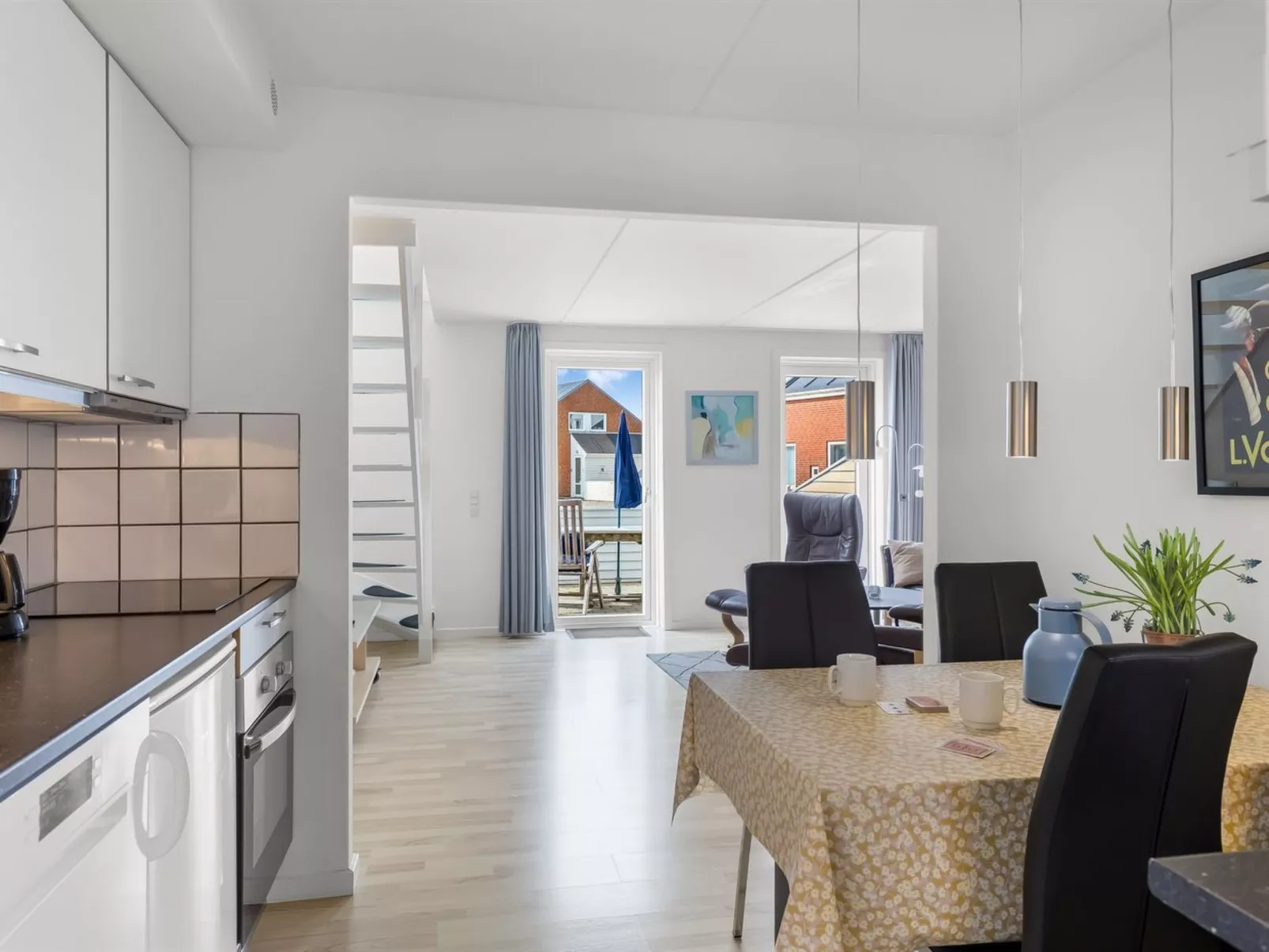 "Ameli" - 2.3km from the sea - Binnen
