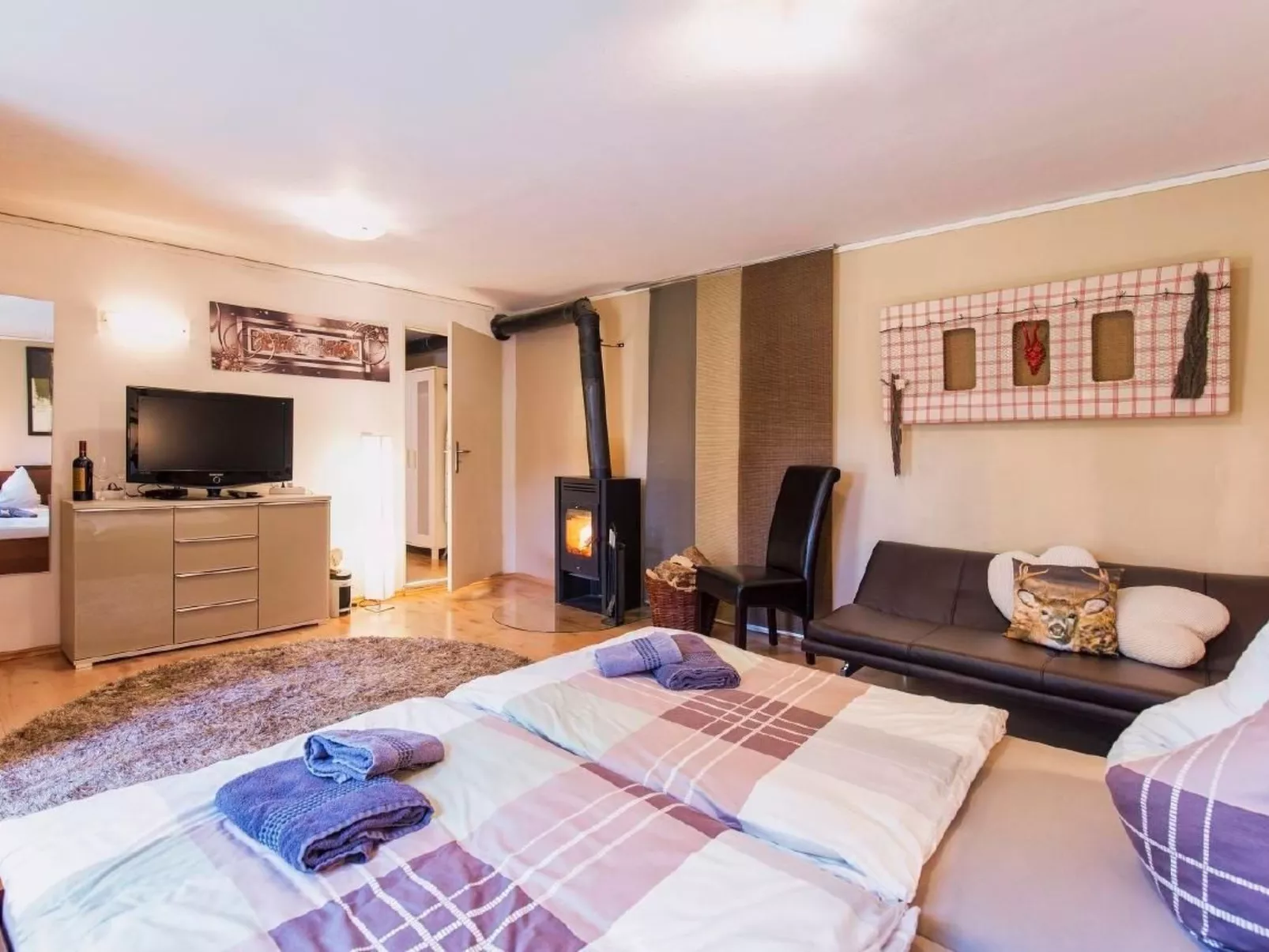 4 Sterne Ferienwohnung mit 3 Schlafzimmern, Nähe Limburg, Rheingau,Taunus, West - Binnen