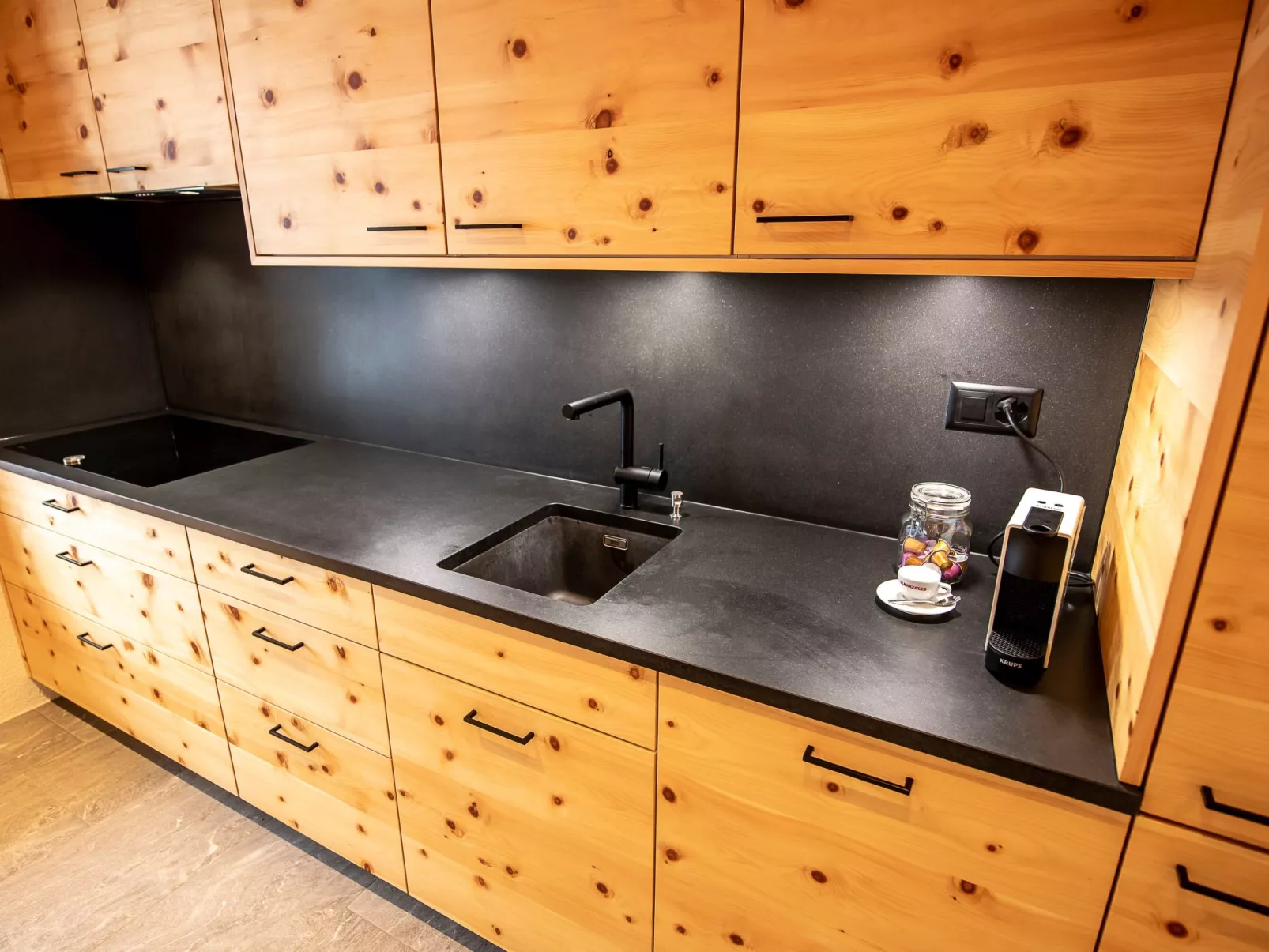 Flem Mountain Lodge, (Flims Waldhaus). Moderne neue 4.5 Ferienwohnung - Binnen