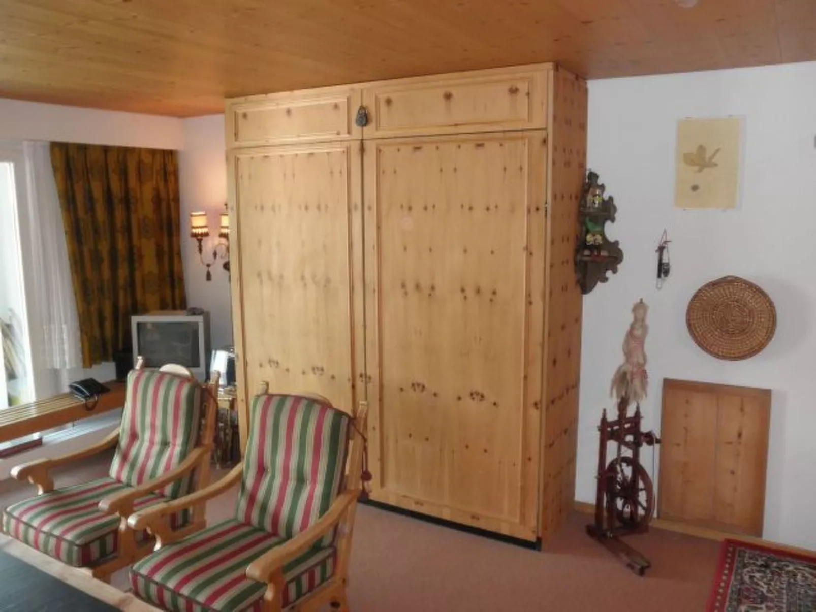 Ner B / Hartl, (Flims Dorf). 2.5 Zimmerwohnung - Binnen
