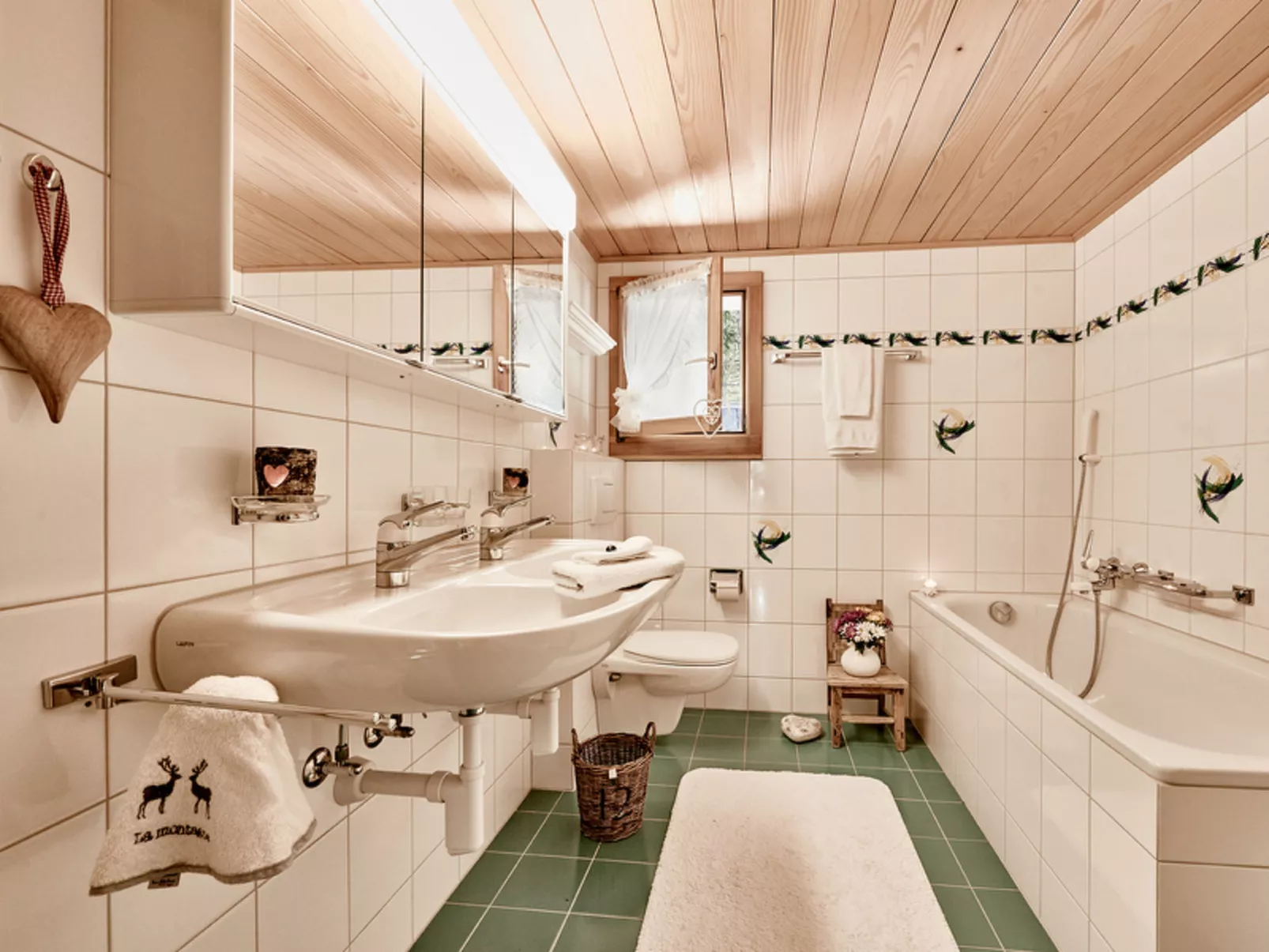 Chalet Lieuretta da Tscharfs, (Feldis). - Binnen