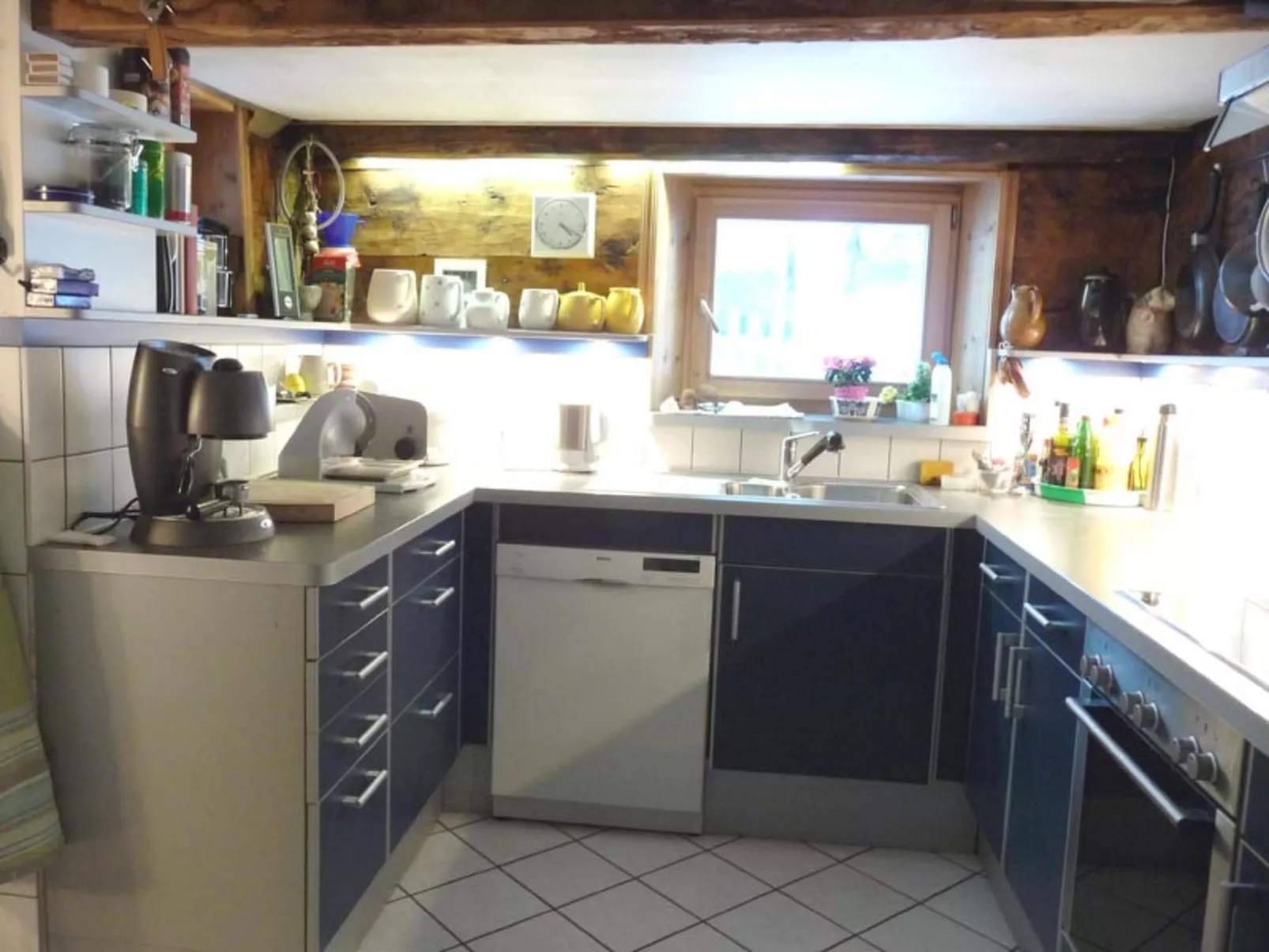 Ambach79, (Avers). - Binnen