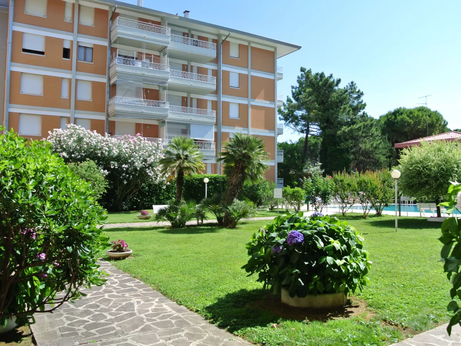 Residence Gardena - Ferienwohnung 11 mit Pool - Buiten