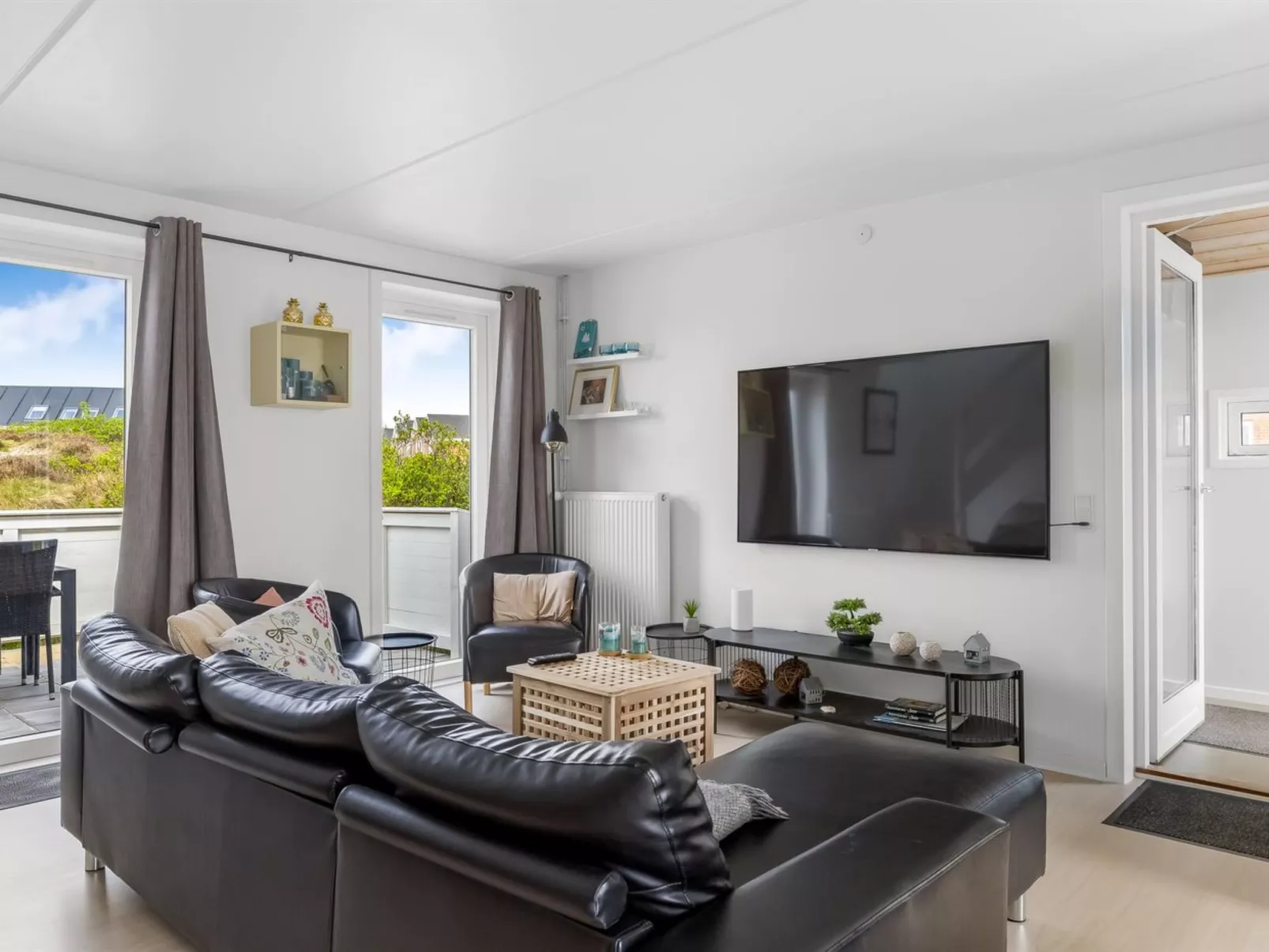 "Aswith" - 2.3km from the sea - Binnen
