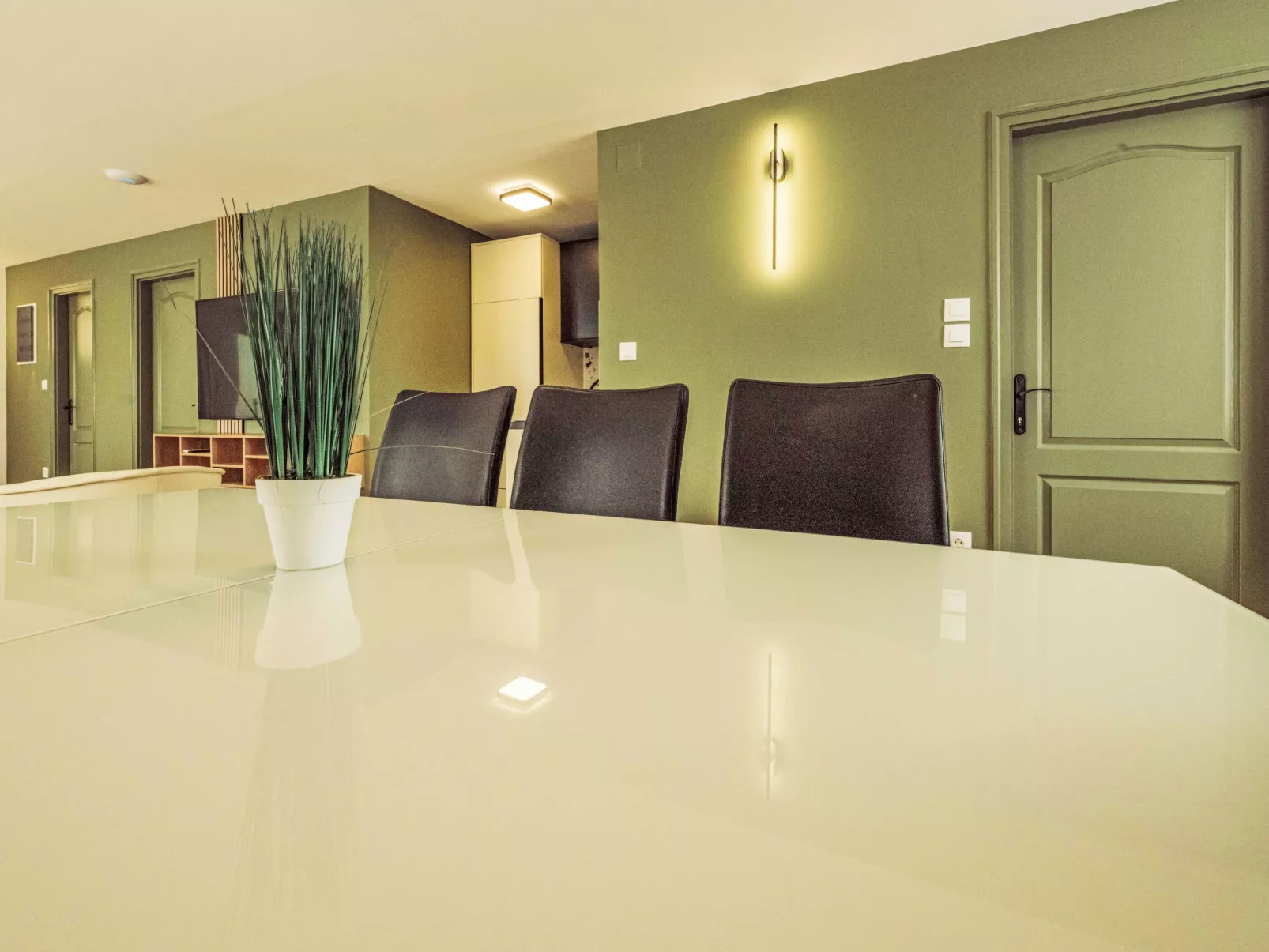 Caesar Apartment mit Terrasse, nahe dem Balaton - Binnen