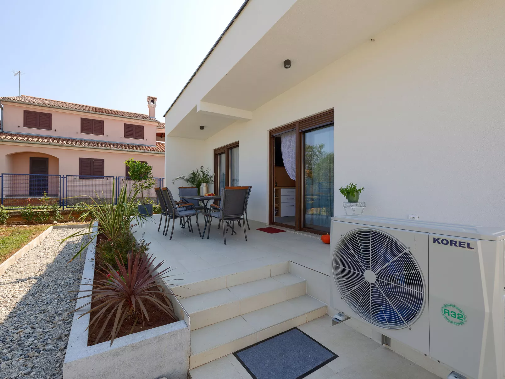 House Bronzin - Buiten