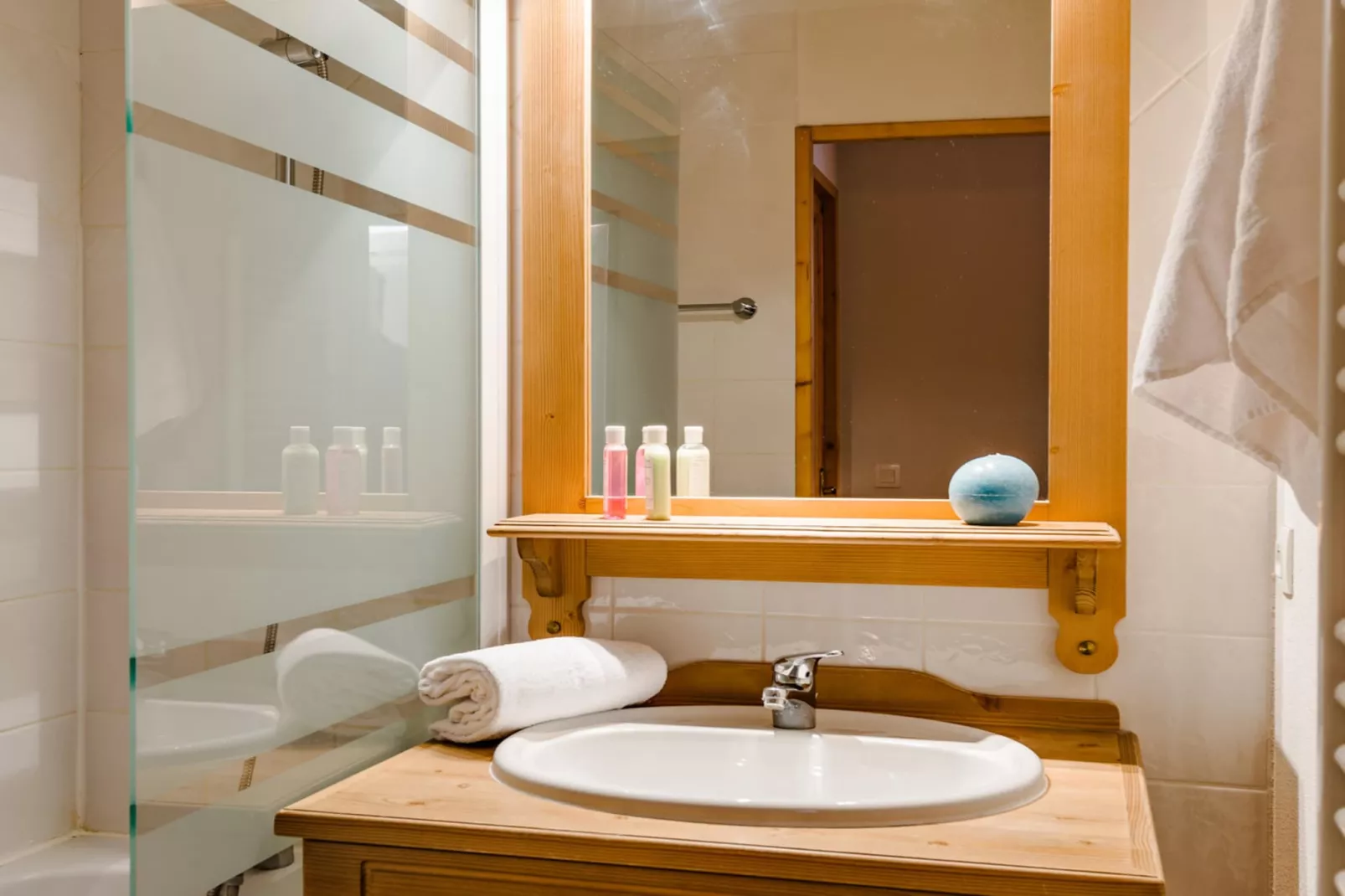 Résidence L'Ecrin des Sybelles 4-Room Duplex Apartment - 8 People OTA - Badkamer