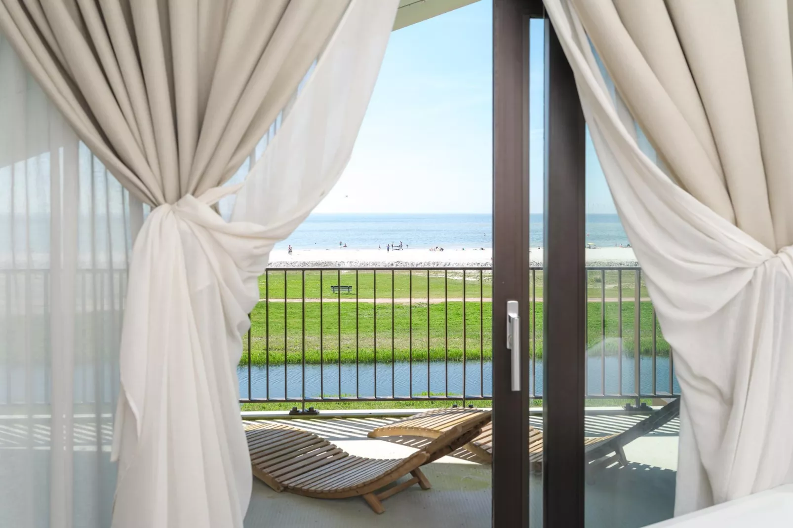 Luxury Beach Apartment | 6 Pers. - Terrasbalkon