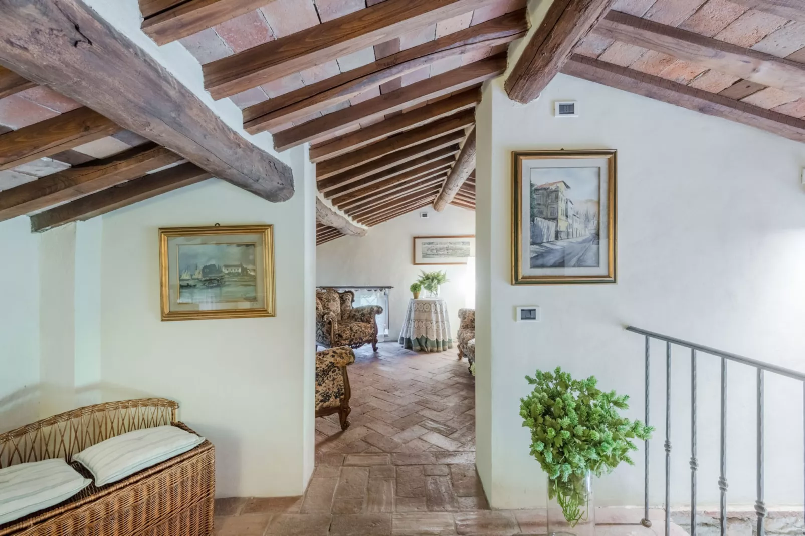Citrus Charm Farmhouse - Woonkamer