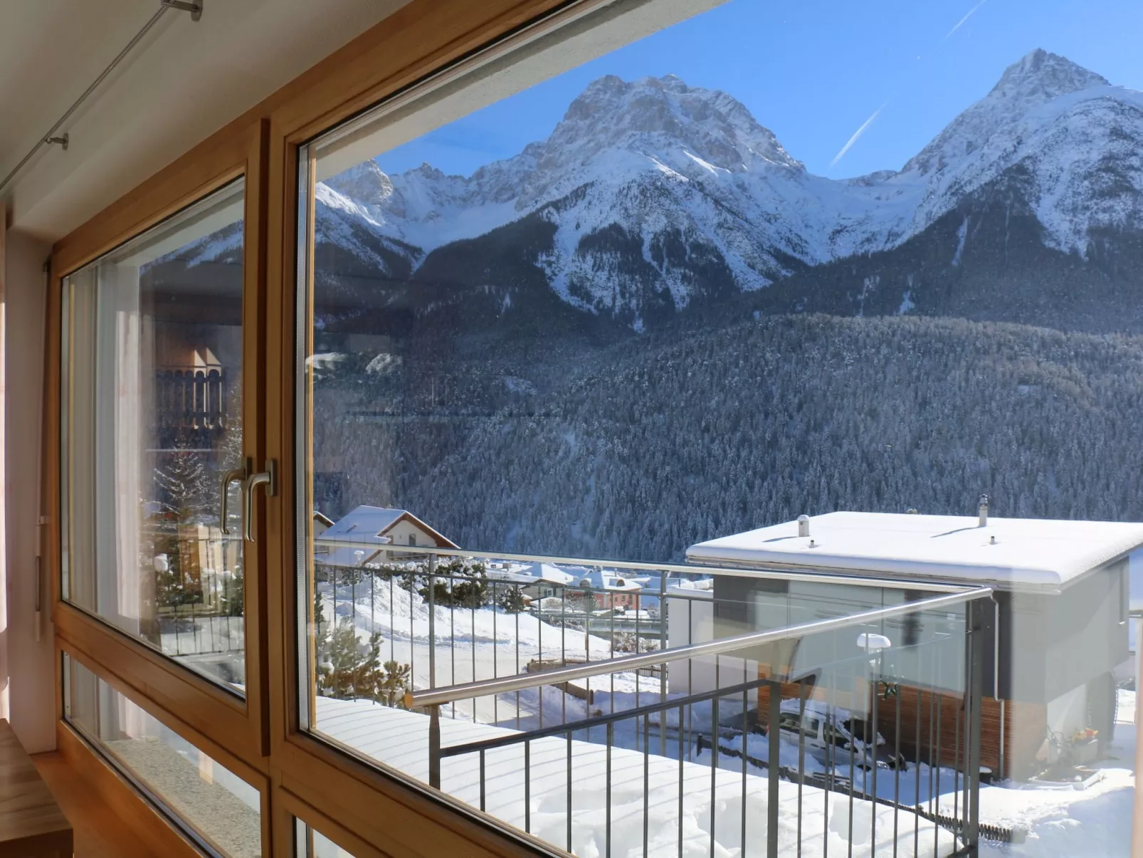 Chasa Azura, (Scuol). - Buiten