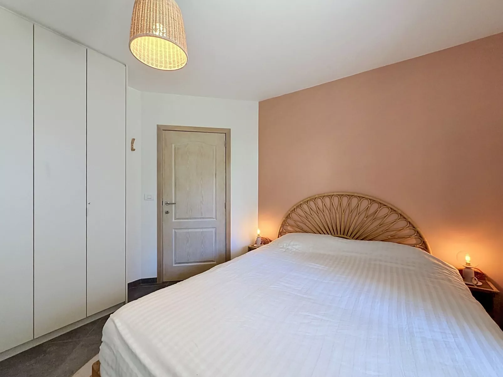 Petite Oasis with garden - Binnen