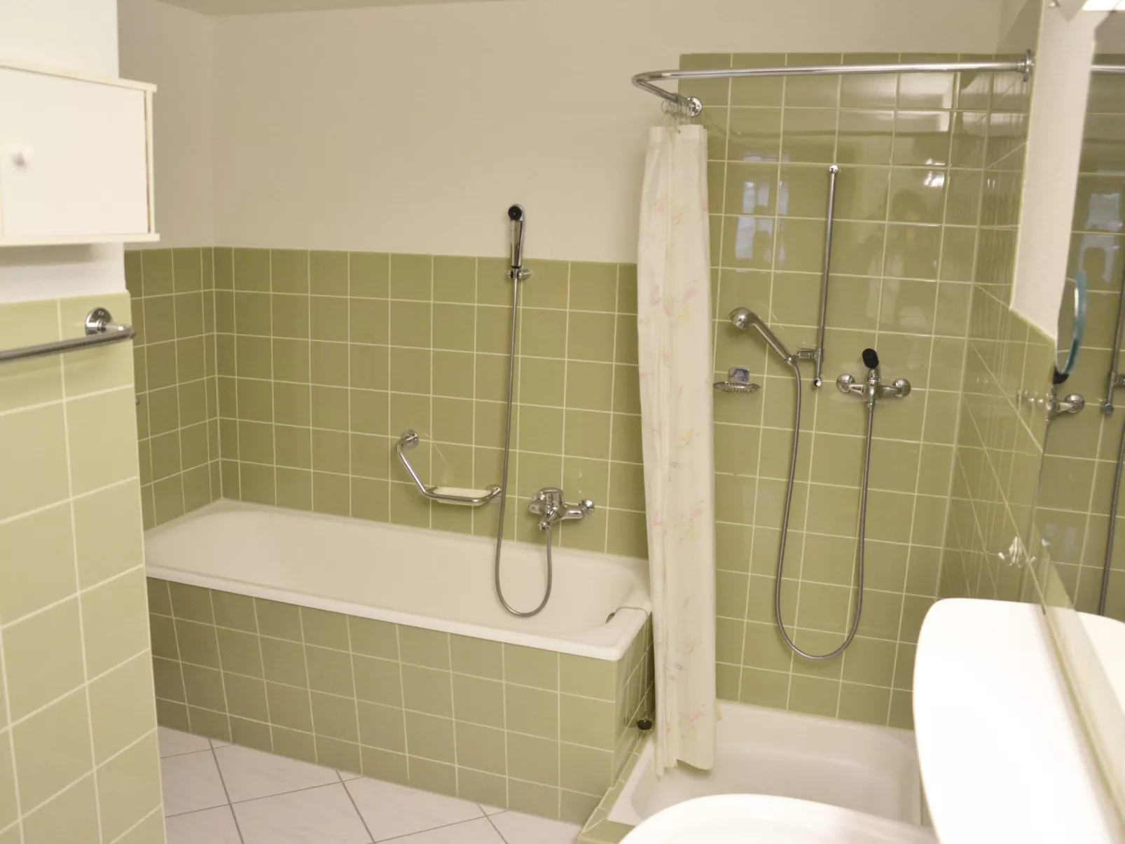 Arcula, (Flims Dorf). Grosszügige 3.5 Zimmerwohnung, 105 m2, ruhig & zentral ge - Image-tags.info