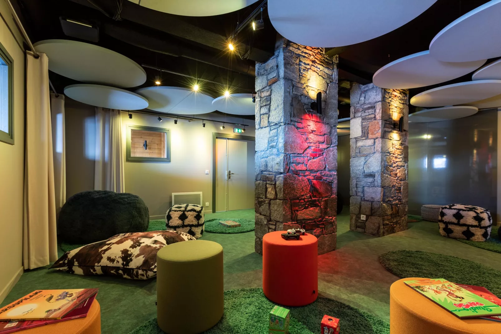 Village Club MMV Plagne 2000  Room for 6 people - Parkfaciliteiten
